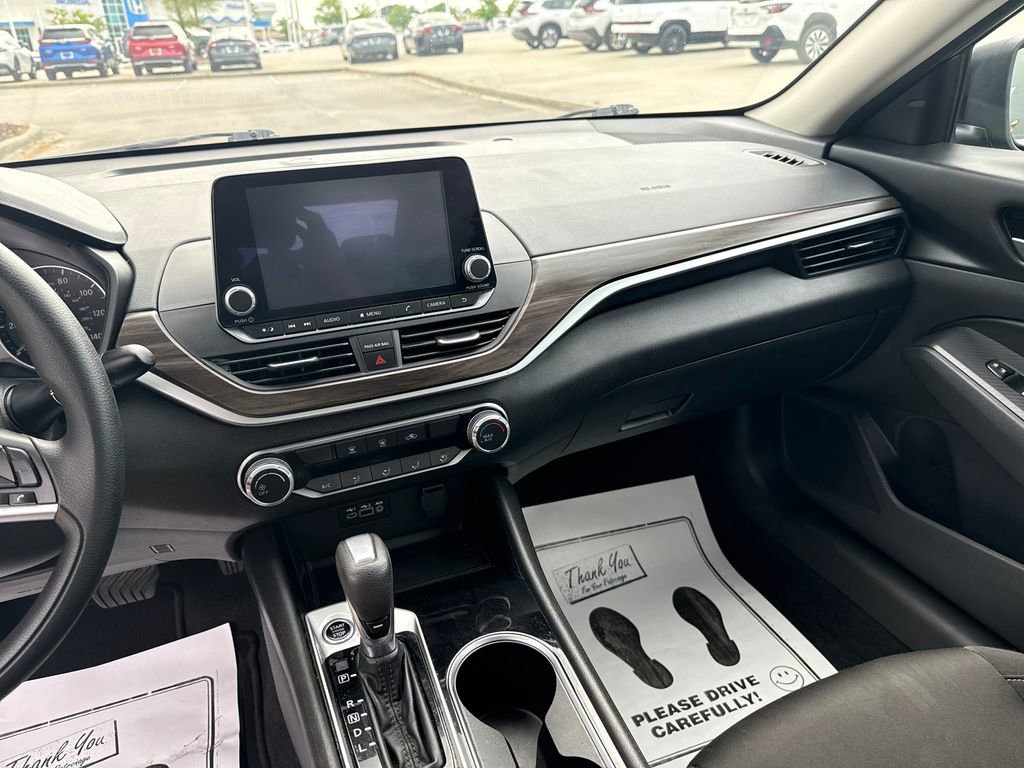 Used 2024 Nissan Altima 2.5 SV image 15