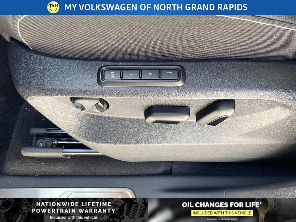 New 2026 Volkswagen Atlas SEL Premium R-Line image 8