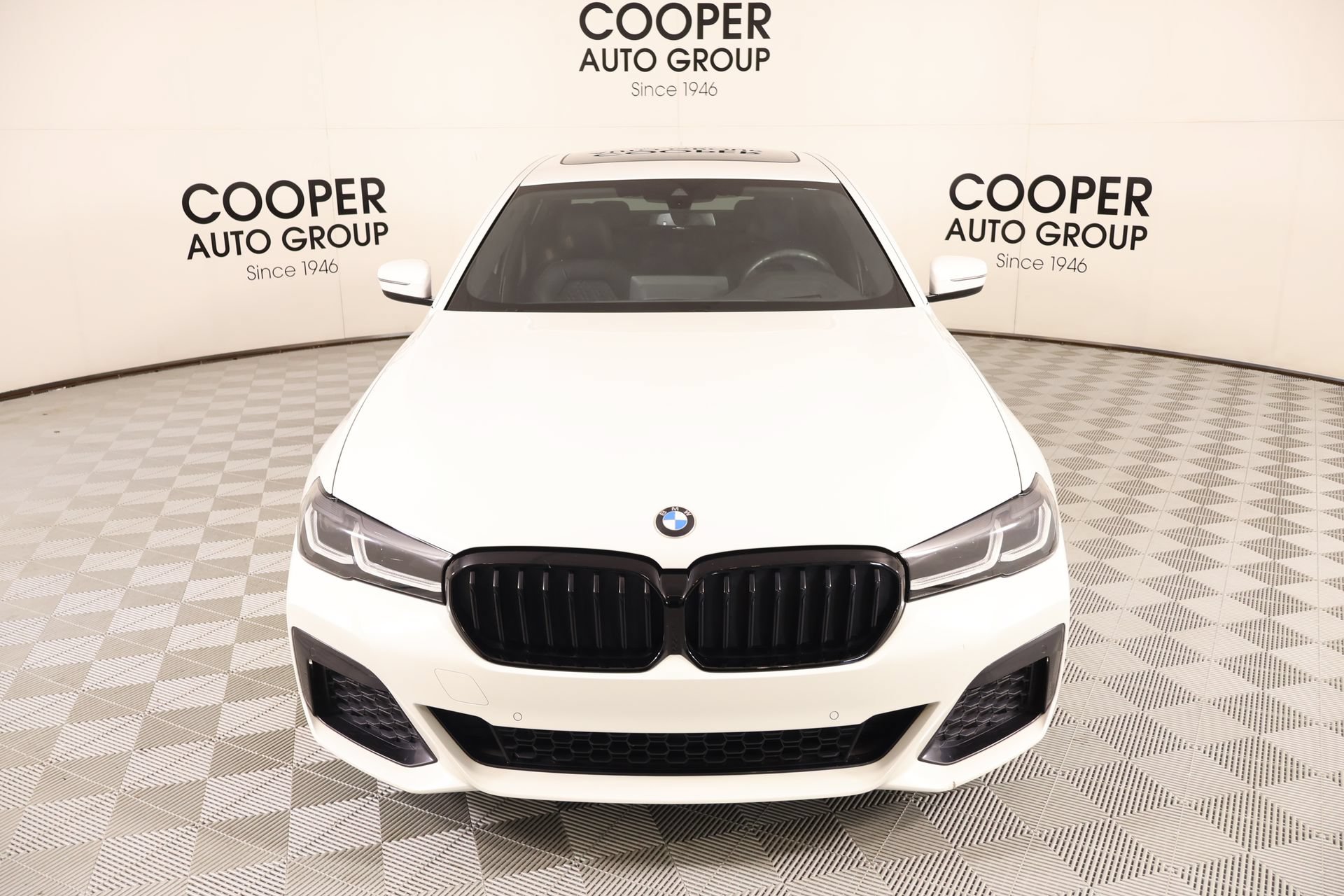 Used 2023 BMW 530i xDrive w/ M Sport Package AWD/4WD image 10