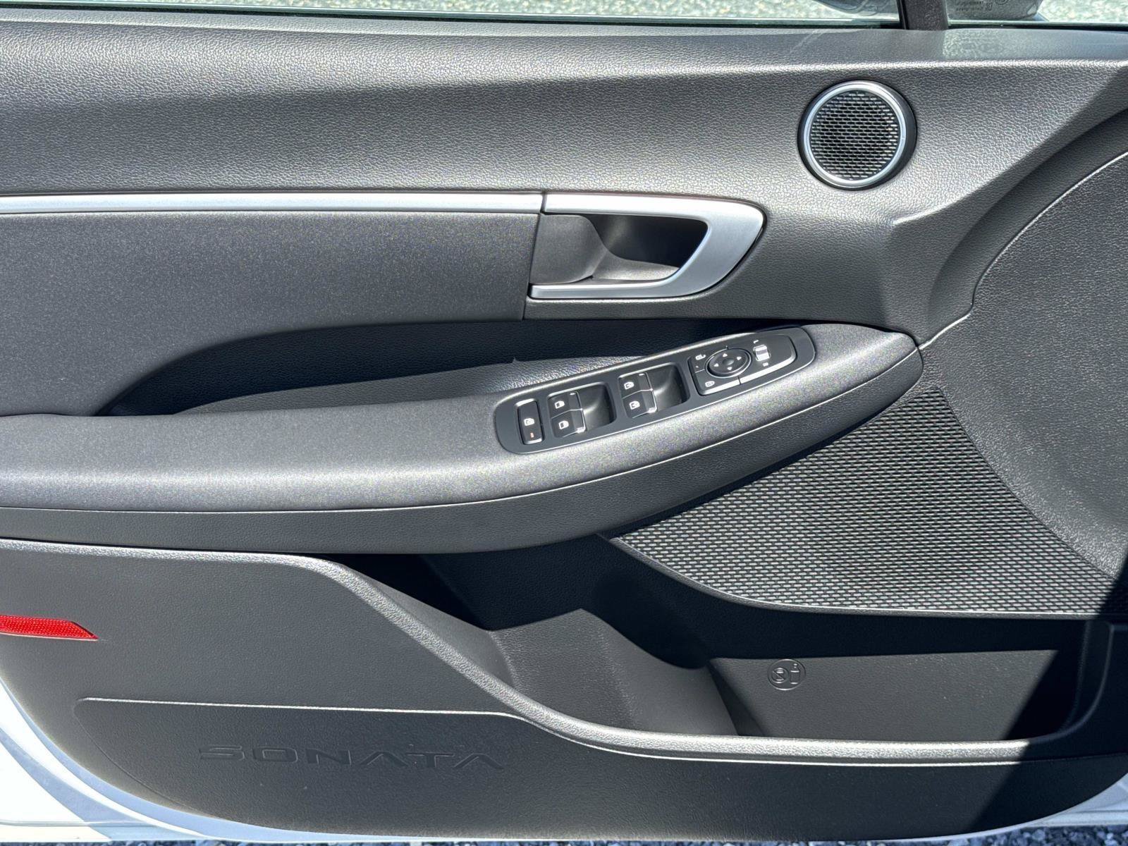 New 2026 Hyundai Sonata SEL FWD image 8