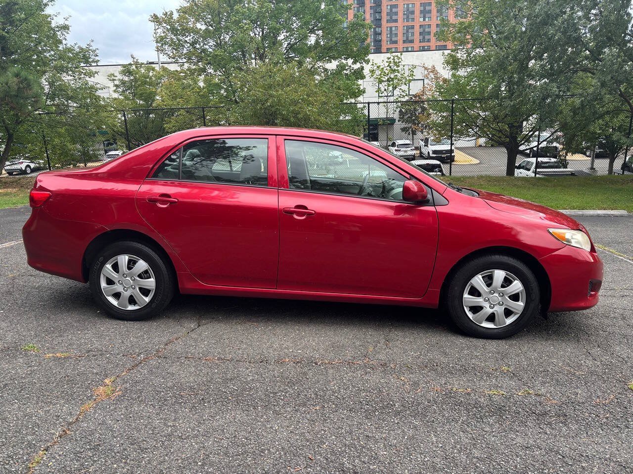 Used 2009 Toyota Corolla LE FWD image 4