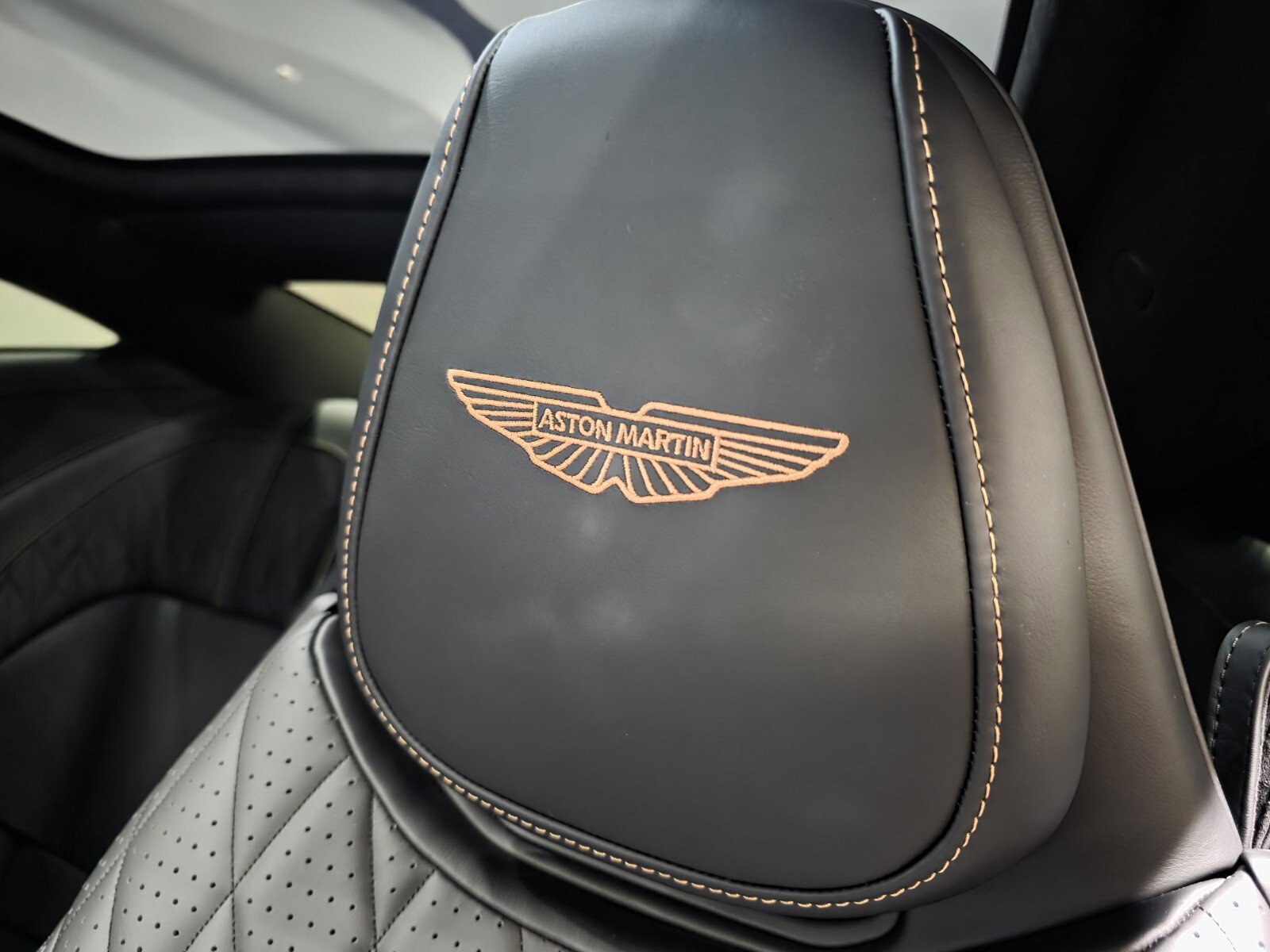 Used 2025 Aston Martin DB12 Coupe image 5