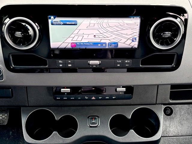 Used 2025 Mercedes-Benz Sprinter 3500 image 17