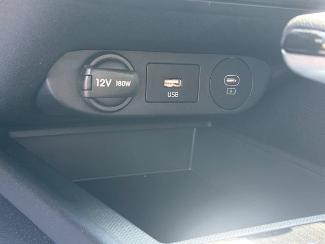 Used 2024 Hyundai Elantra SE FWD image 27