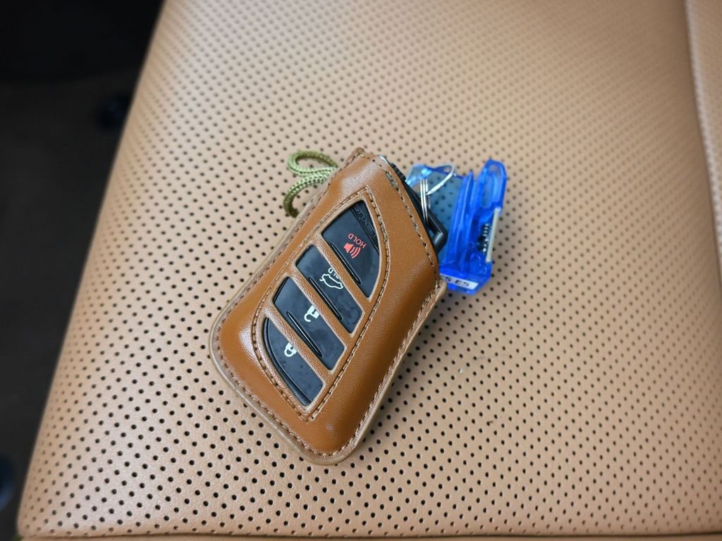 Used 2019 Lexus ES 350 w/ Premium Package image 53