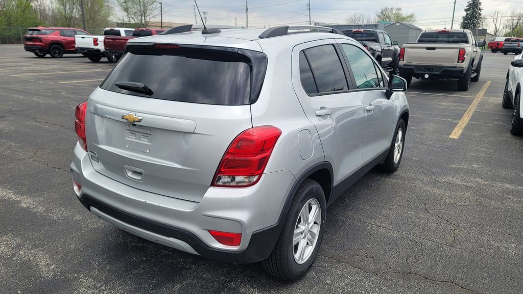 Used 2021 Chevrolet Trax LT w/ LT Convenience Package image 6