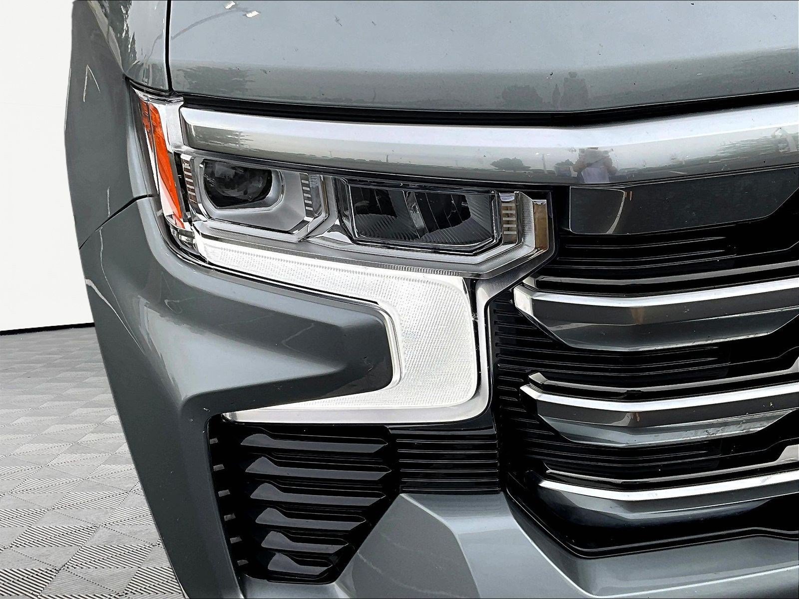 Used 2024 Chevrolet Silverado 1500 High Country w/ High Country Premium Package AWD/4WD image 31