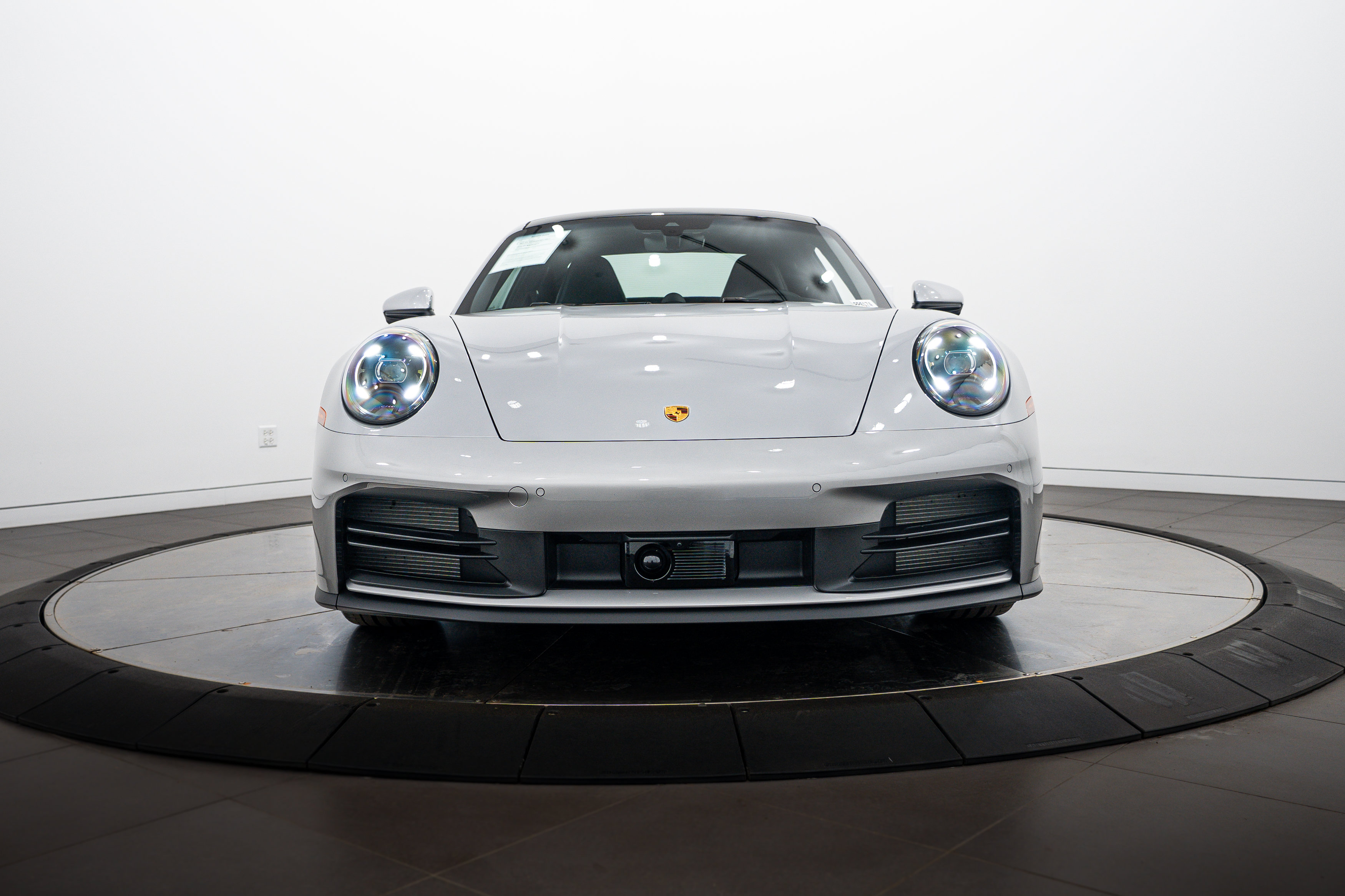 Certified 2025 Porsche 911 Carrera RWD image 10