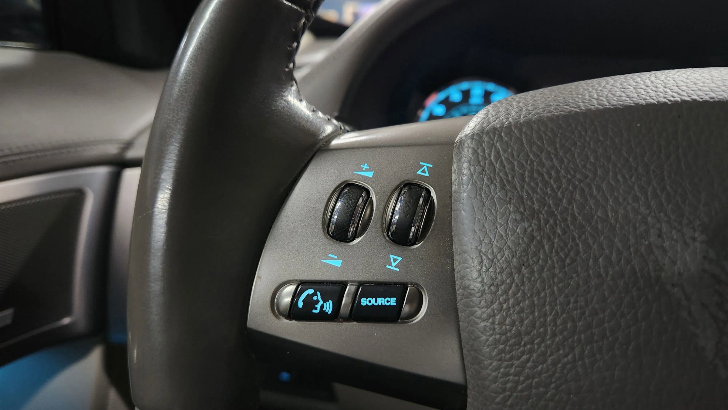 Used 2011 Jaguar XF Portfolio image 29