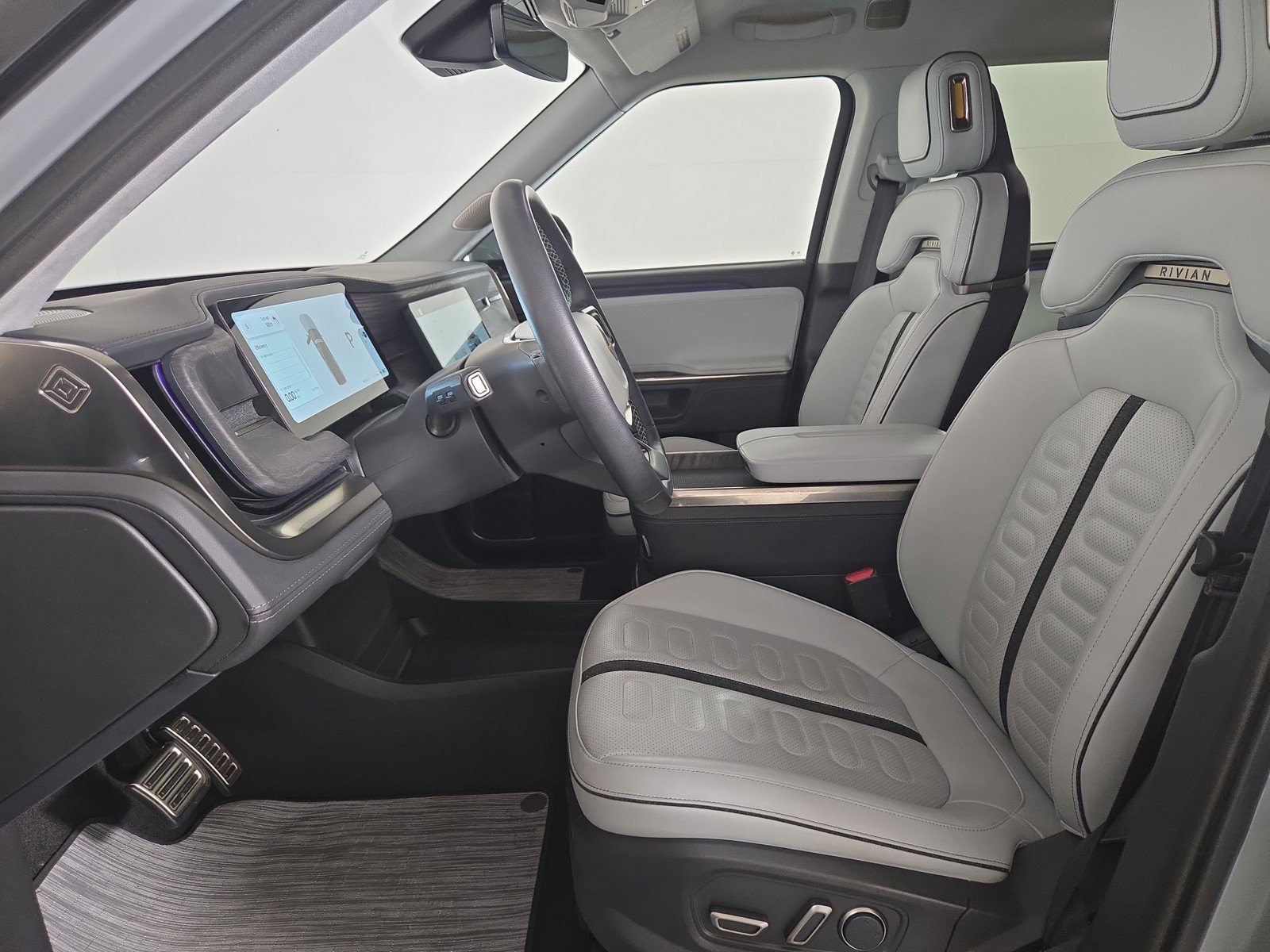 Used 2023 Rivian R1T Adventure AWD/4WD image 20