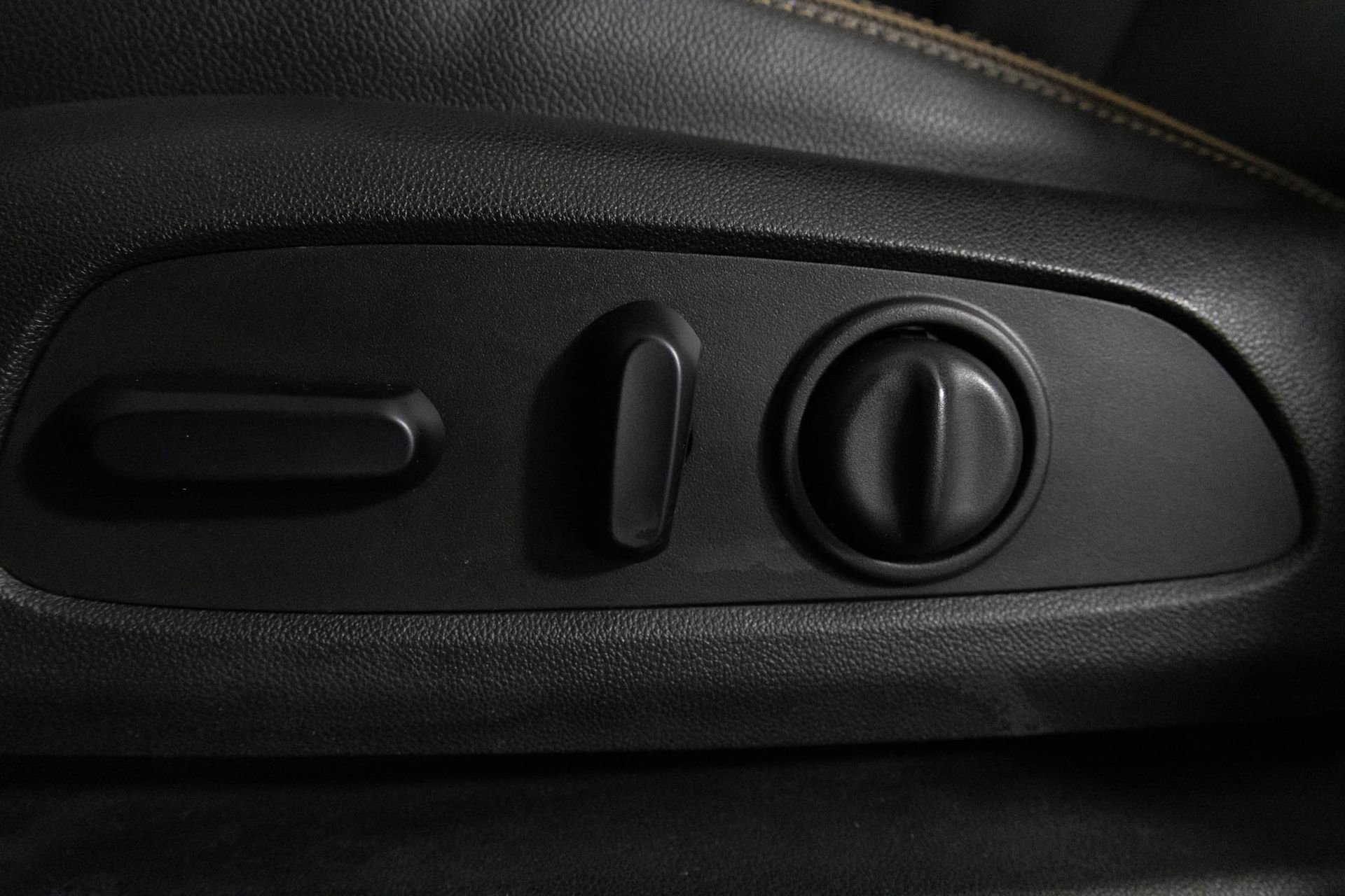 Certified 2023 GMC Terrain AT4 image 20