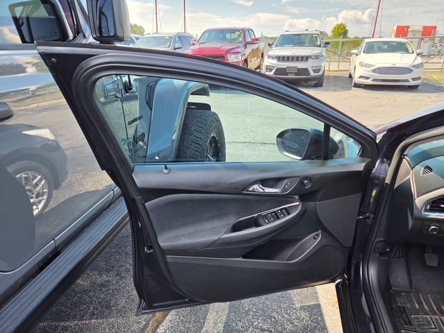 Used 2016 Chevrolet Cruze LS FWD image 12
