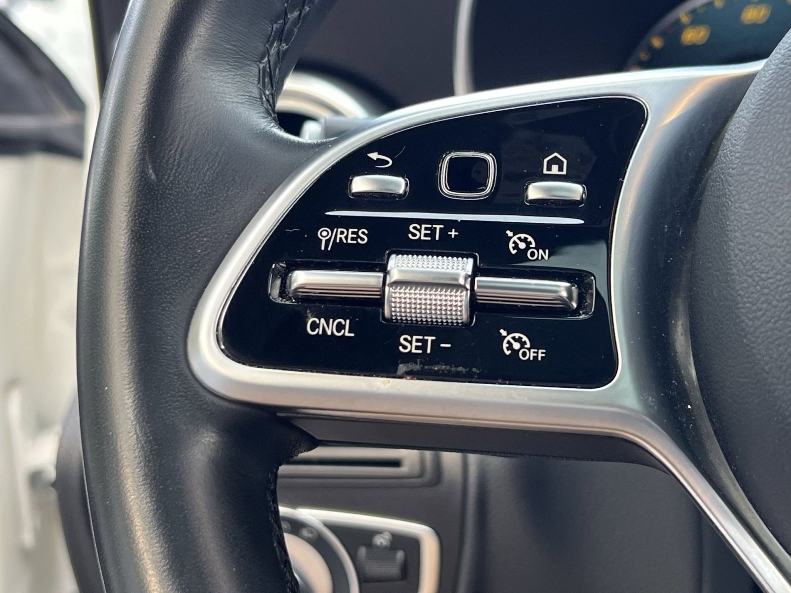 Certified 2022 Mercedes-Benz GLC 300 4MATIC w/ Multimedia Package Lite image 35