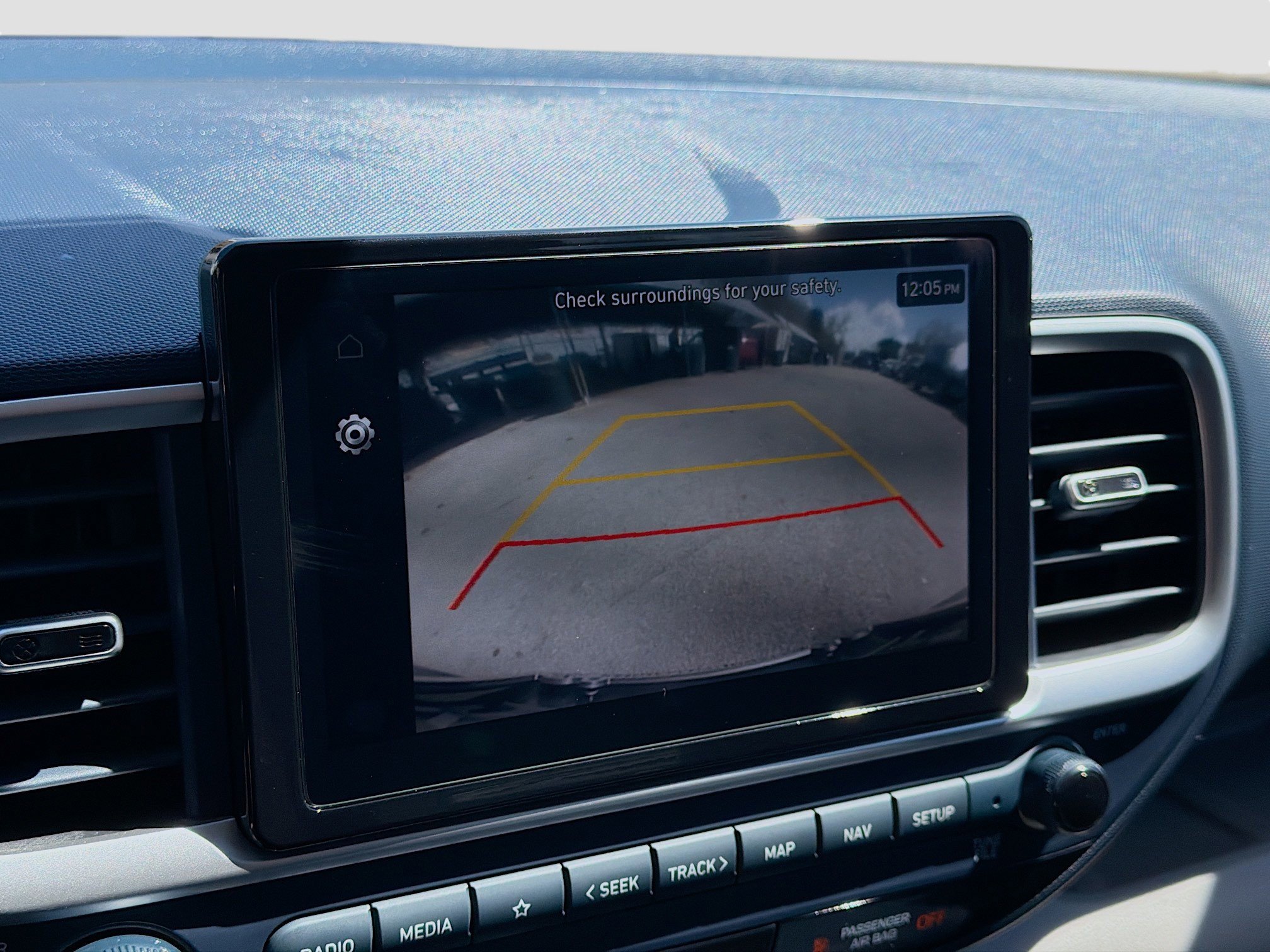 Used 2023 Hyundai Venue Limited image 12