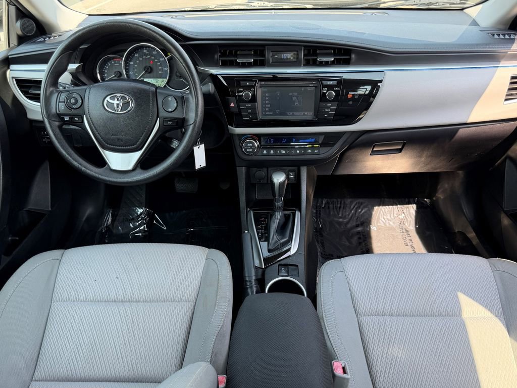 Used 2015 Toyota Corolla LE image 15