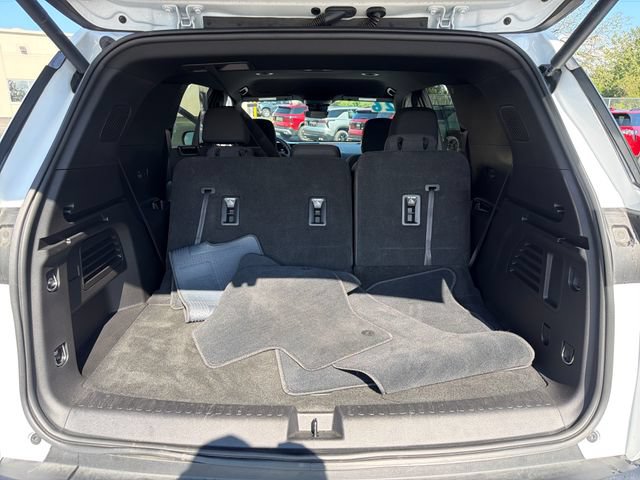 Certified 2026 Chevrolet Traverse LT w/ Driver Confidence Package FWD image 22