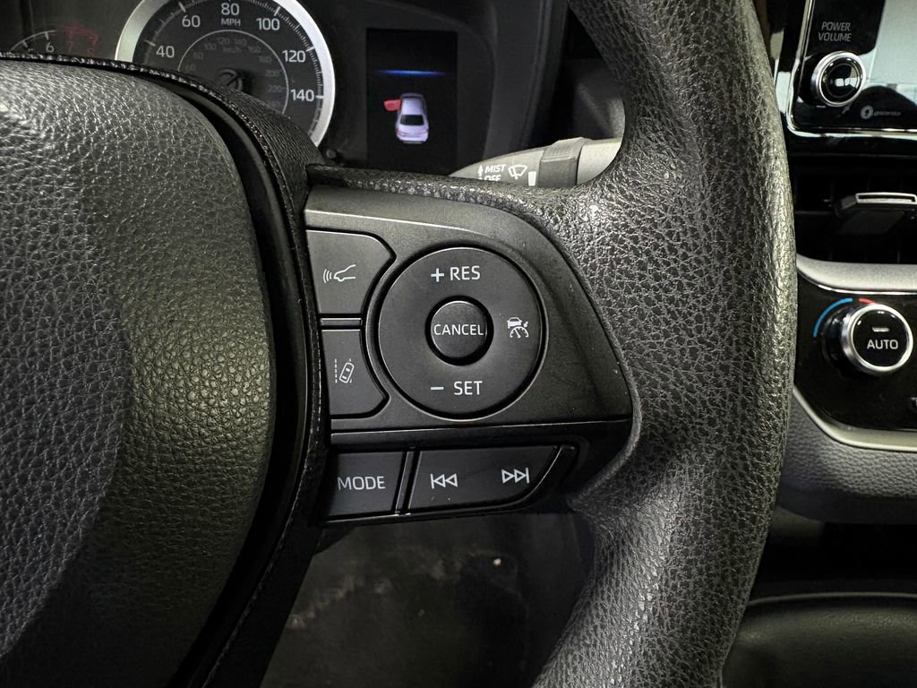 Used 2021 Toyota Corolla LE image 17