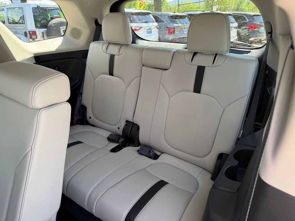 Certified 2026 Honda Pilot Touring image 17