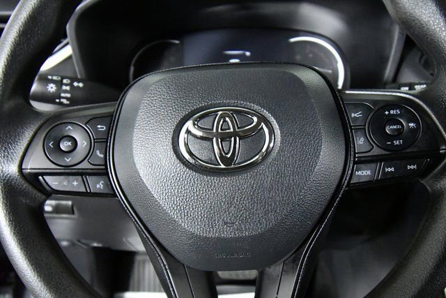 Used 2025 Toyota RAV4 XLE image 2