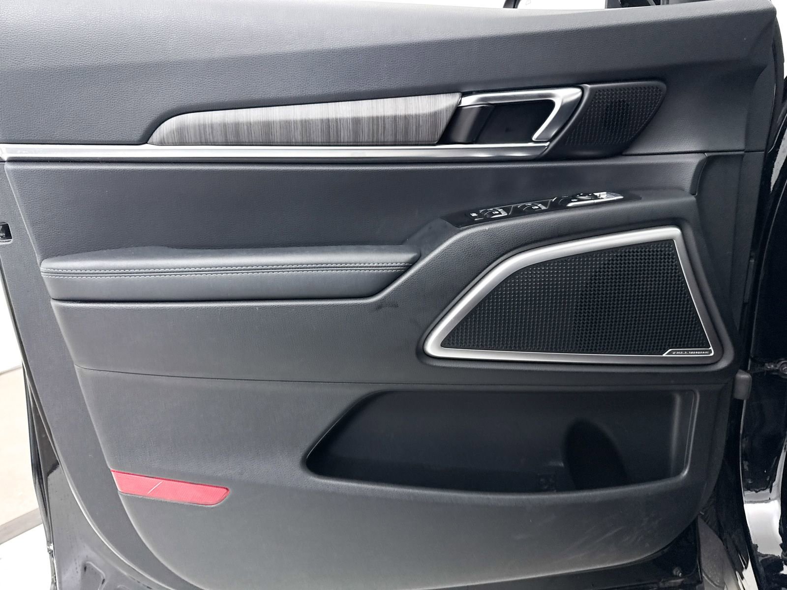 Certified 2024 Kia Telluride EX w/ EX Captain's Chair Package image 30