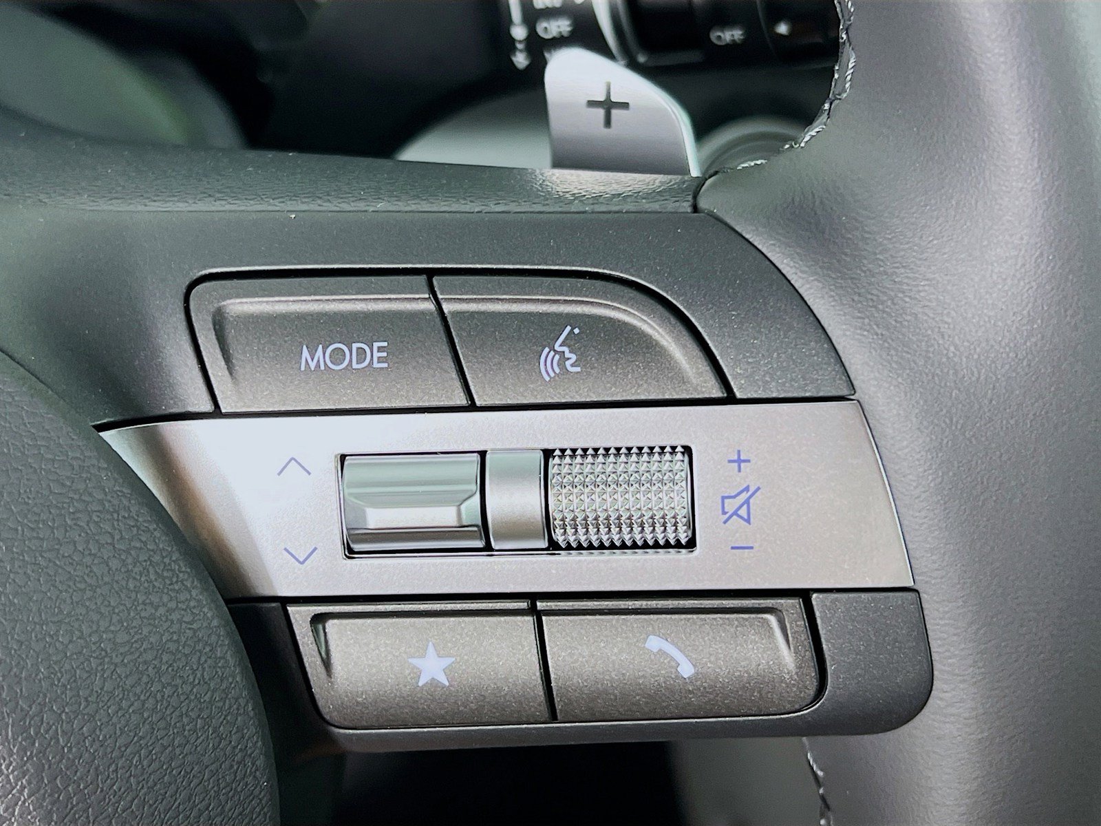 New 2025 Hyundai Kona SEL AWD/4WD image 16