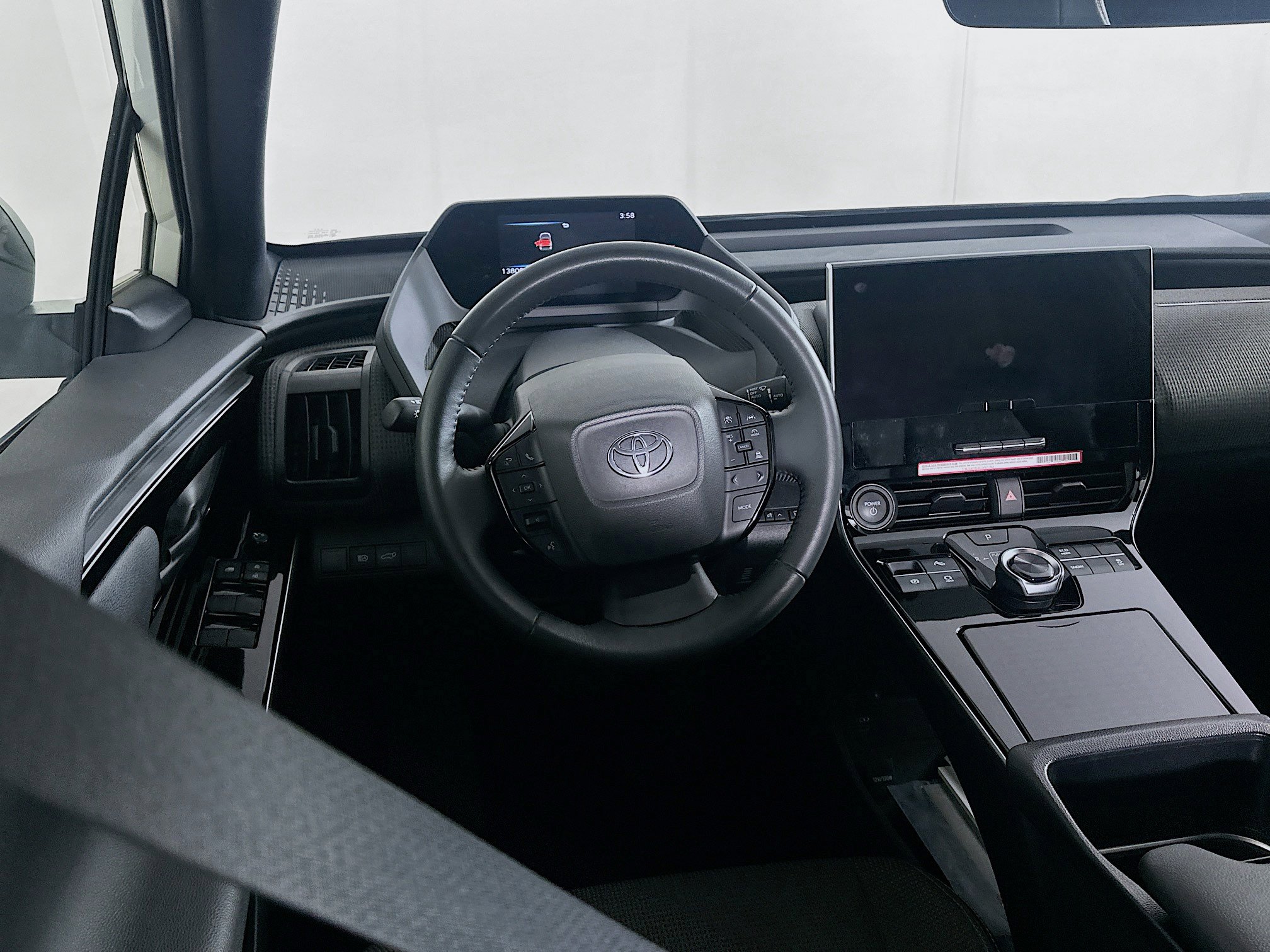 Used 2024 Toyota bZ4X XLE w/ Weather Package FWD image 18