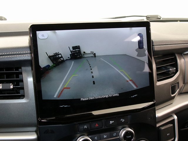 Used 2024 Ford Expedition Max XLT image 18