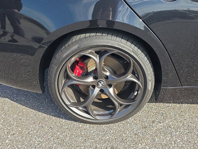 Used 2024 Alfa Romeo Giulia Ti w/ Performance Driving Package image 7