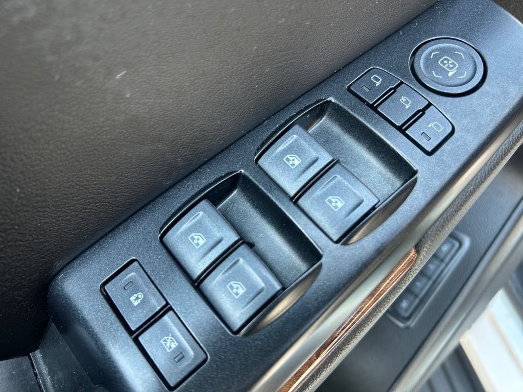 Used 2020 Chevrolet Suburban Premier AWD/4WD image 39