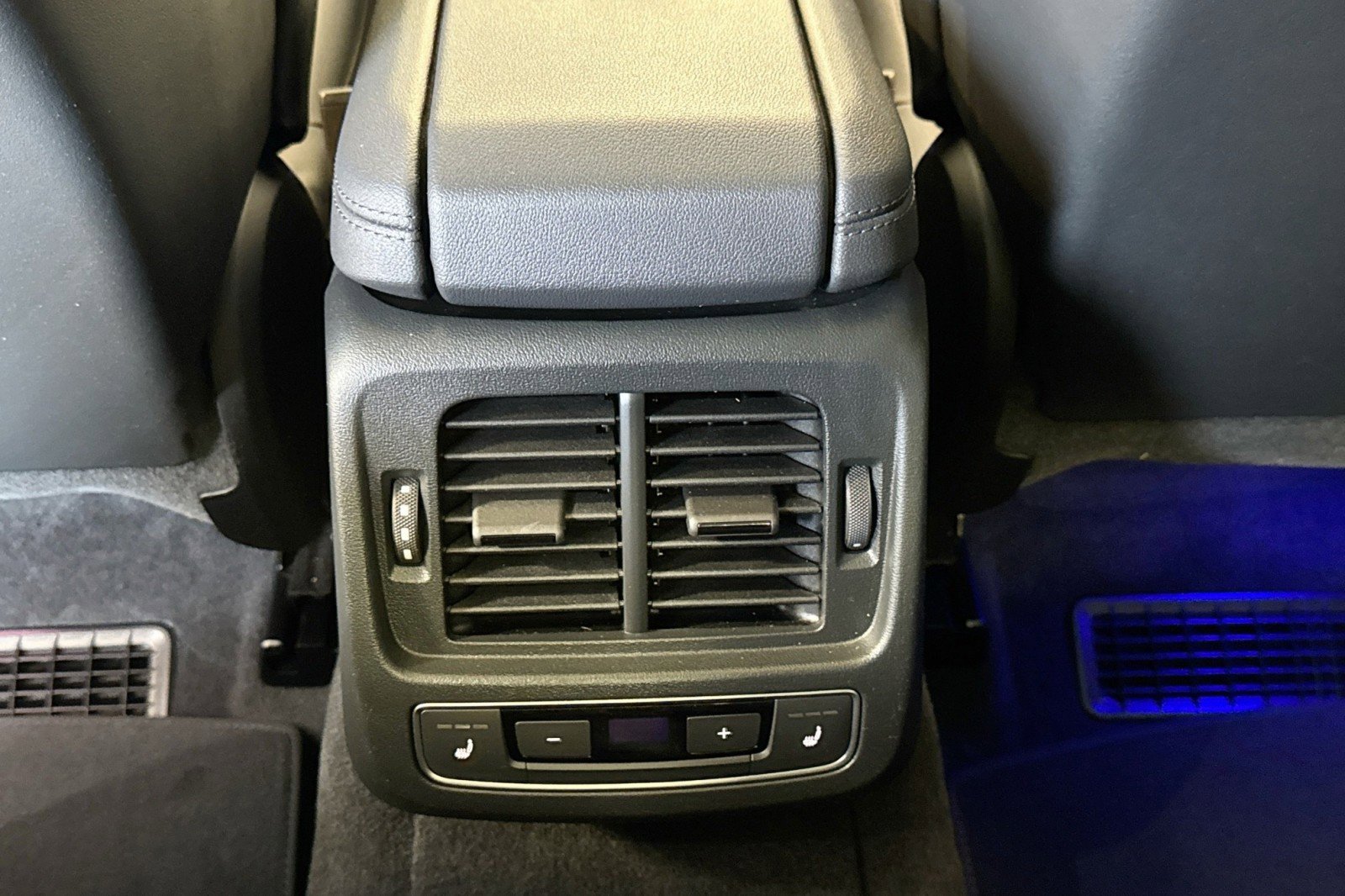 Used 2023 Audi e-tron GT Prestige w/ Prestige Package image 22