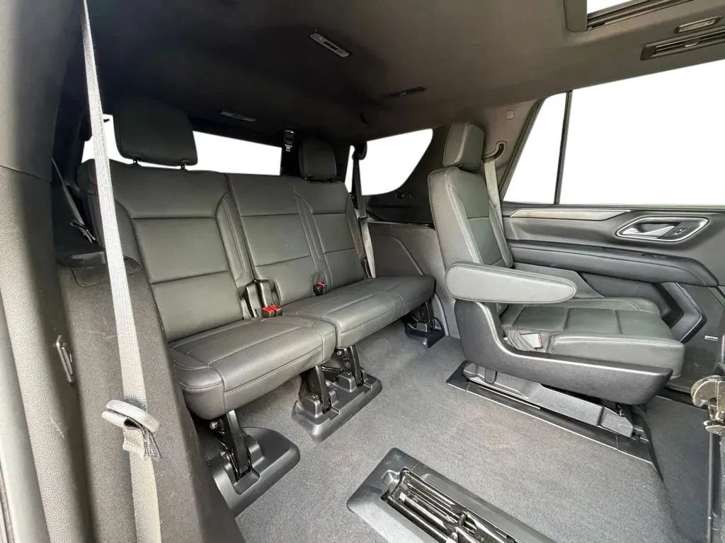 Used 2024 Chevrolet Tahoe Z71 w/ Luxury Package AWD/4WD image 30