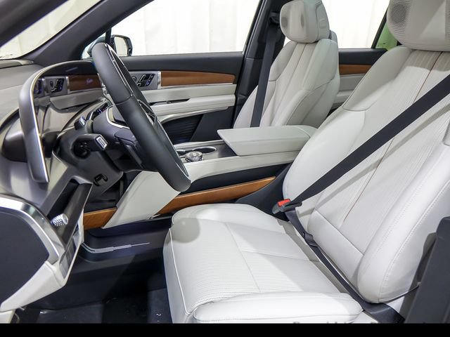 New 2027 Cadillac Vistiq Sport w/ LPO, Floor Liner Package AWD/4WD image 9