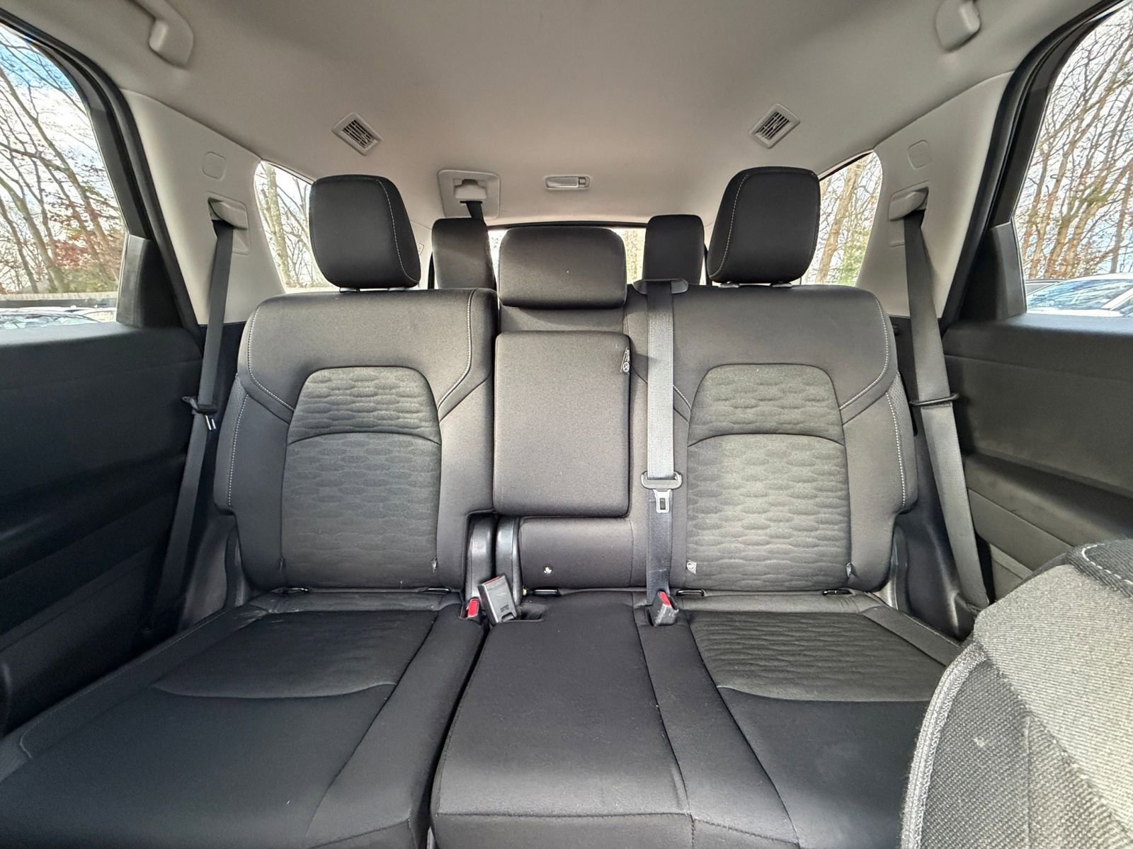 Used 2025 Nissan Pathfinder SV image 39