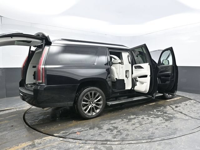 Used 2020 Cadillac Escalade ESV Platinum w/ Escalade Sport Edition AWD/4WD image 66