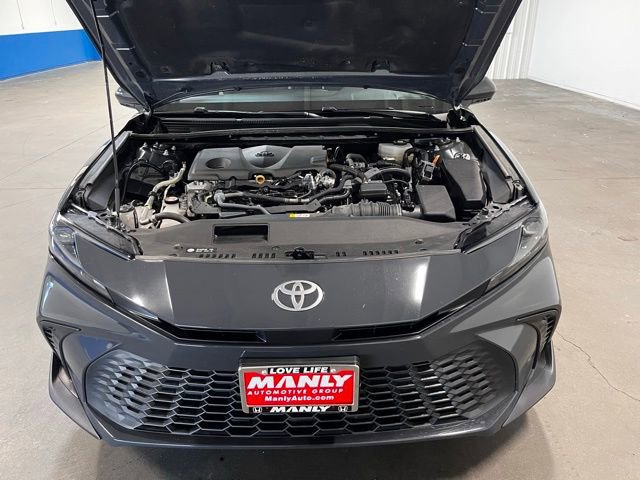 Used 2025 Toyota Camry SE FWD image 9