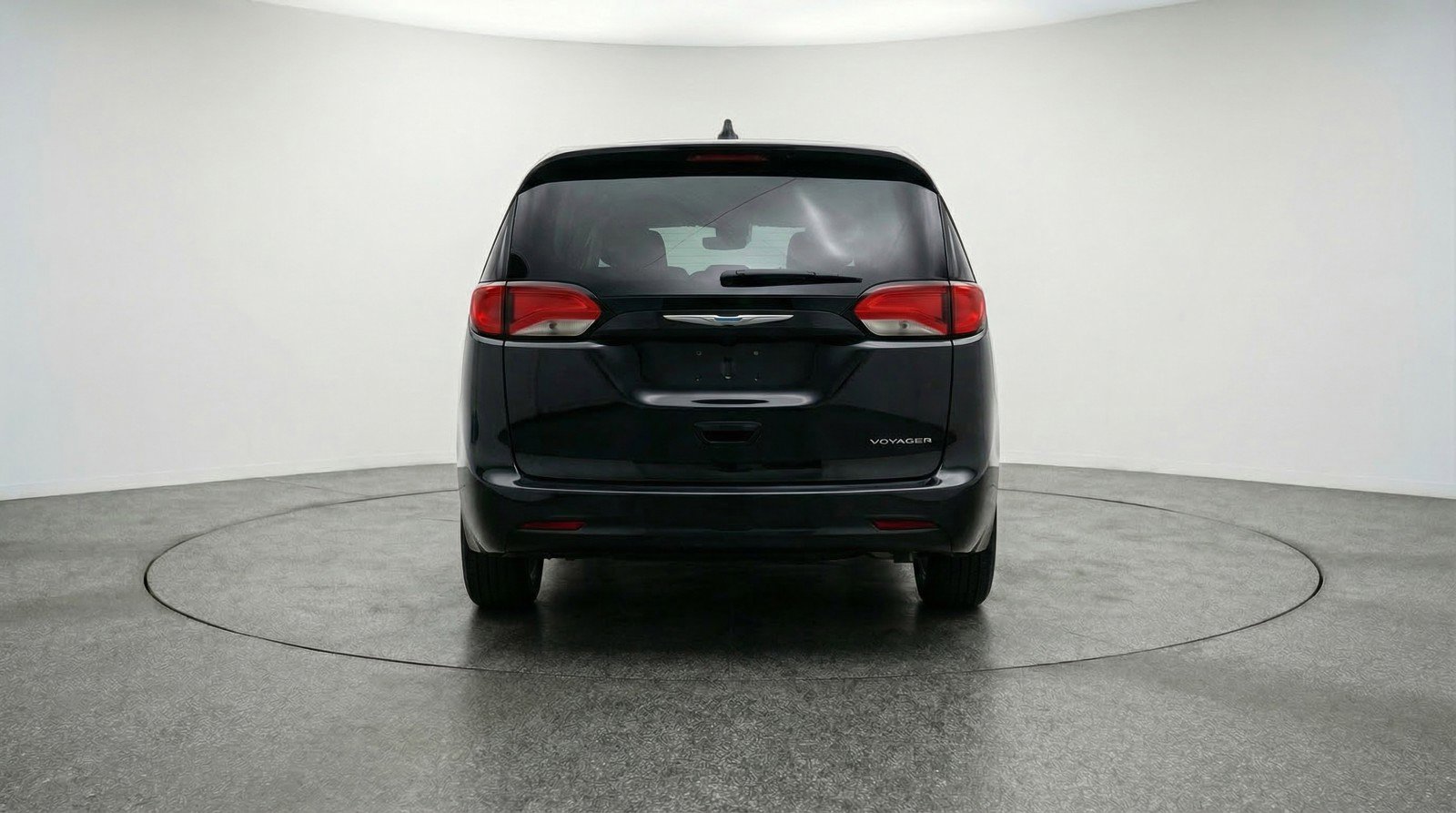 Used 2024 Chrysler Voyager LX image 7