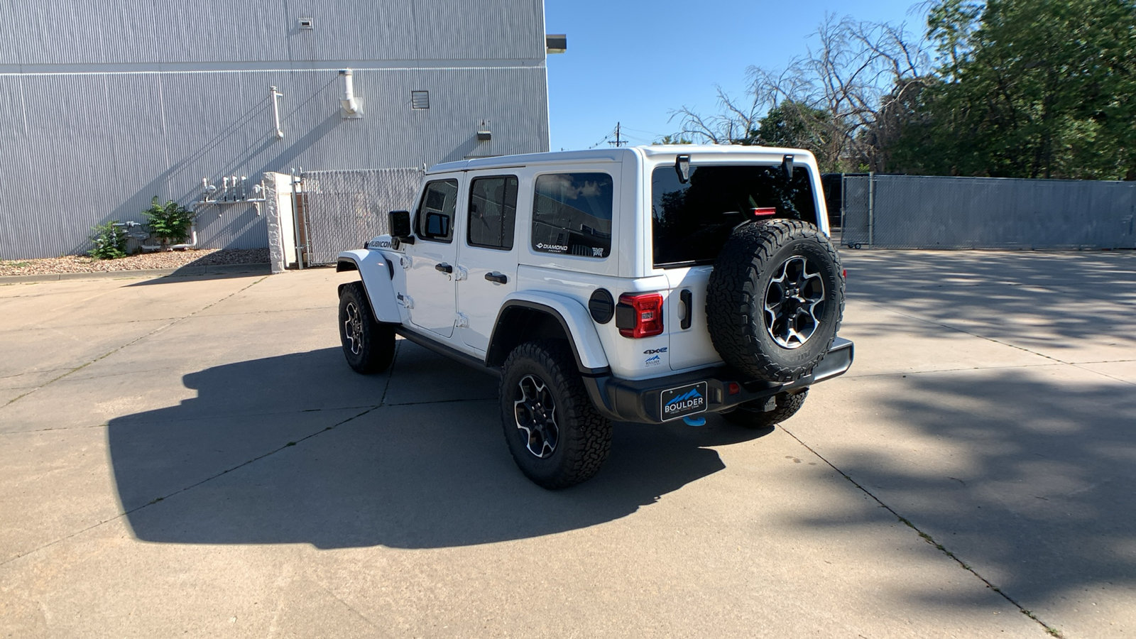 Used 2023 Jeep Wrangler Unlimited Rubicon 4xe w/ Cold Weather Group AWD/4WD image 3