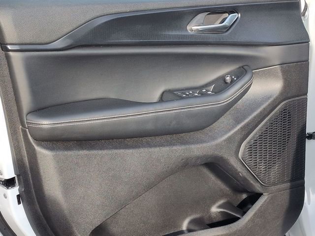 Certified 2025 Jeep Grand Cherokee Altitude image 14