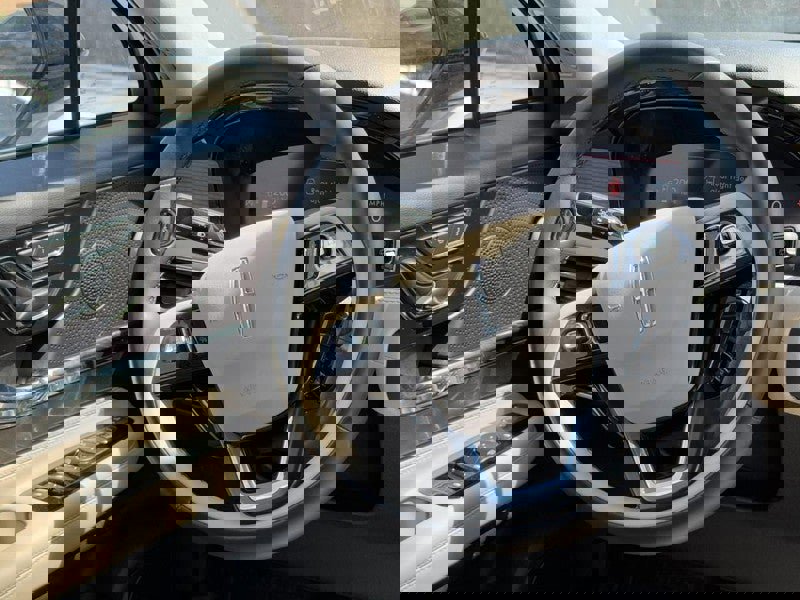 Used 2025 Lincoln Corsair FWD image 12