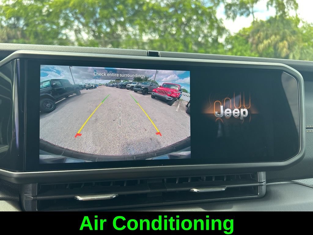 Certified 2025 Jeep Wrangler Unlimited Sahara AWD/4WD image 16