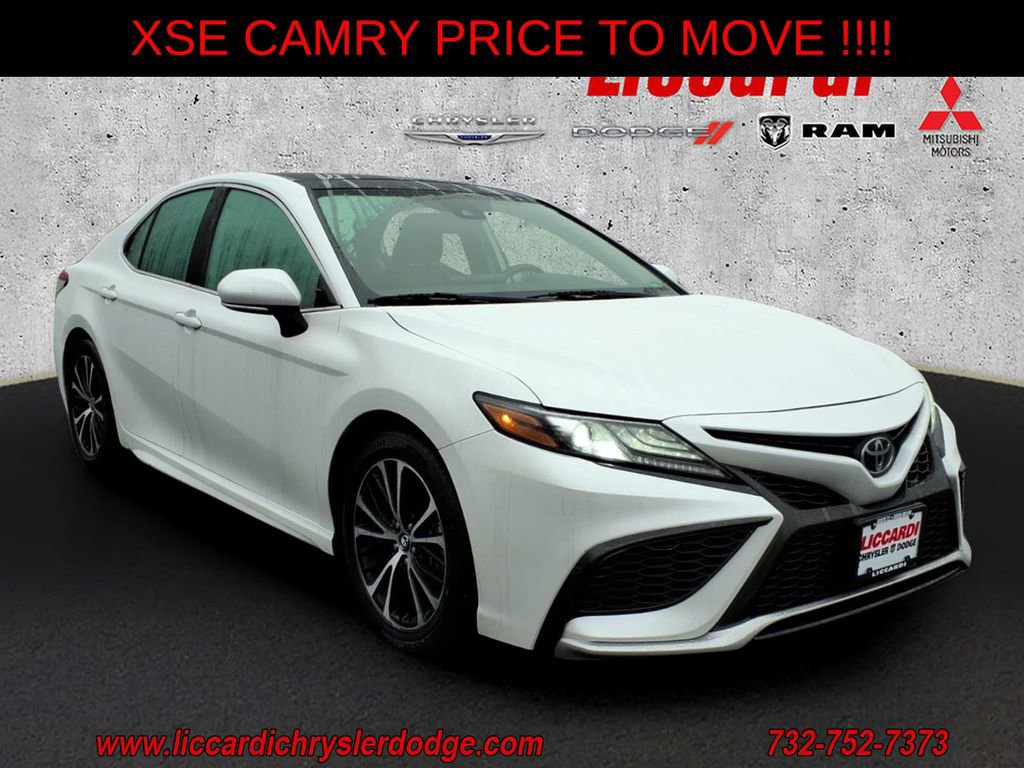Used 2023 Toyota Camry XSE FWD image 1