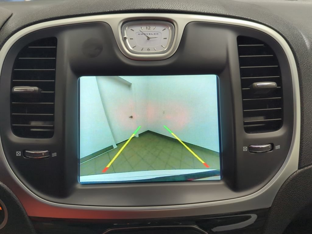 Used 2022 Chrysler 300 Touring L RWD image 19