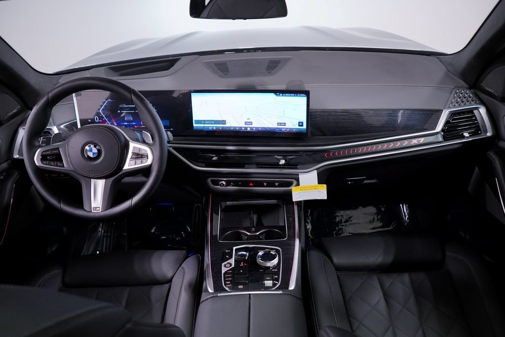 Used 2026 BMW X7 xDrive40i w/ M Sport Package AWD/4WD image 13