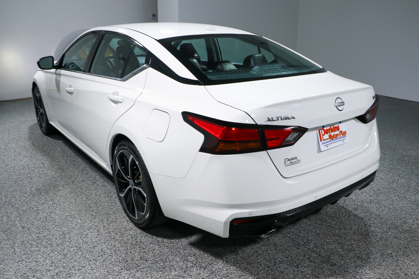 Used 2024 Nissan Altima 2.5 SR image 9