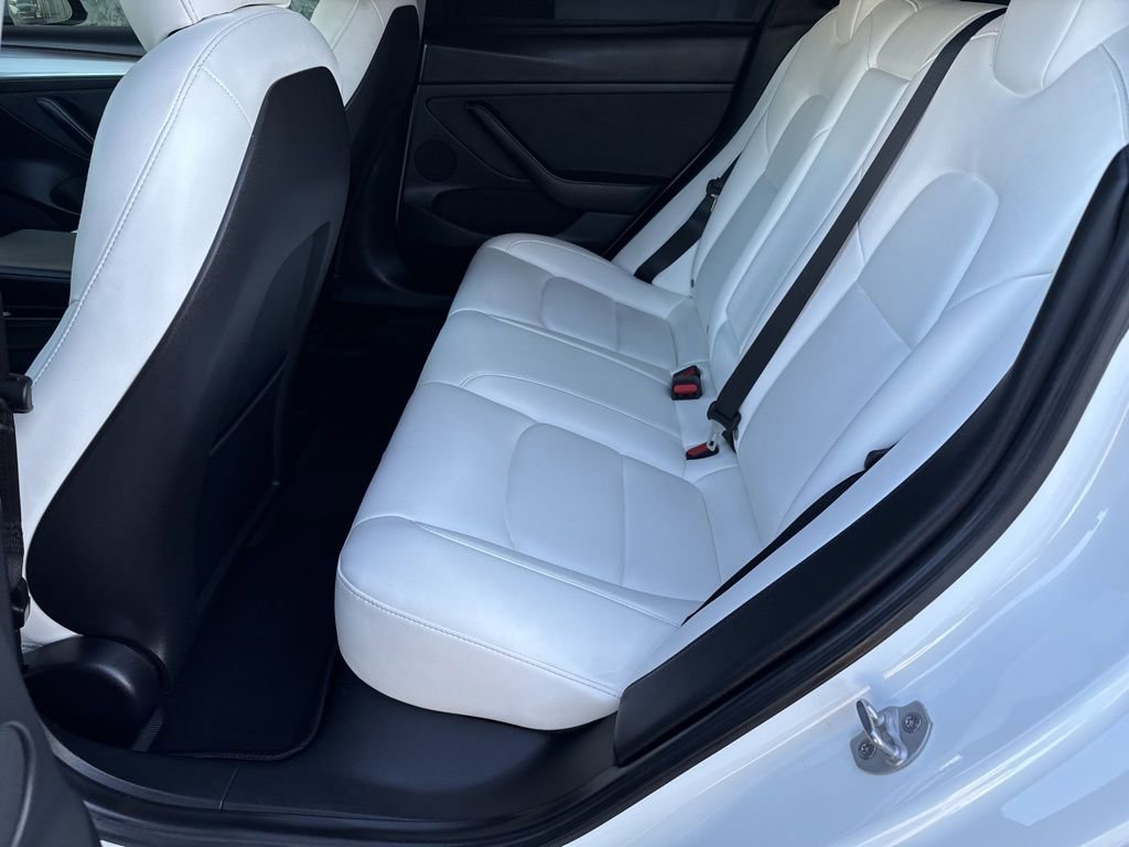 Used 2021 Tesla Model 3 Performance image 24