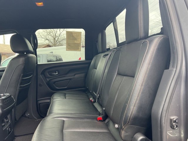 Used 2018 Nissan Titan SL w/ Midnight Edition image 19