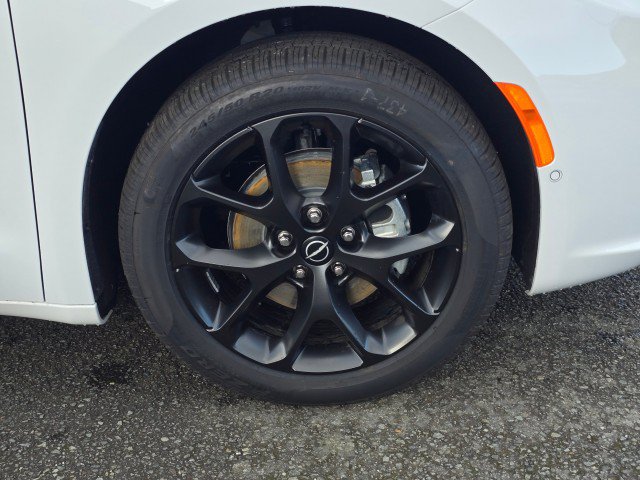 New 2026 Chrysler Pacifica Select w/ S Appearance Package FWD image 9