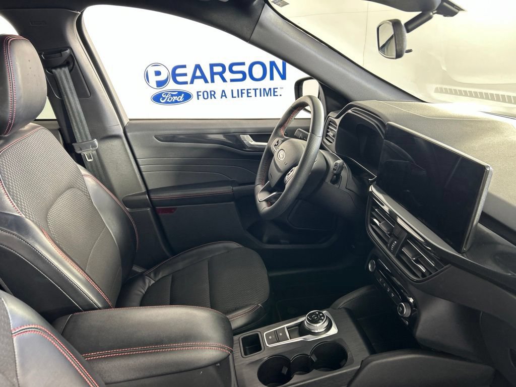 Used 2023 Ford Escape ST-Line w/ Tech Pack #1 AWD/4WD image 17
