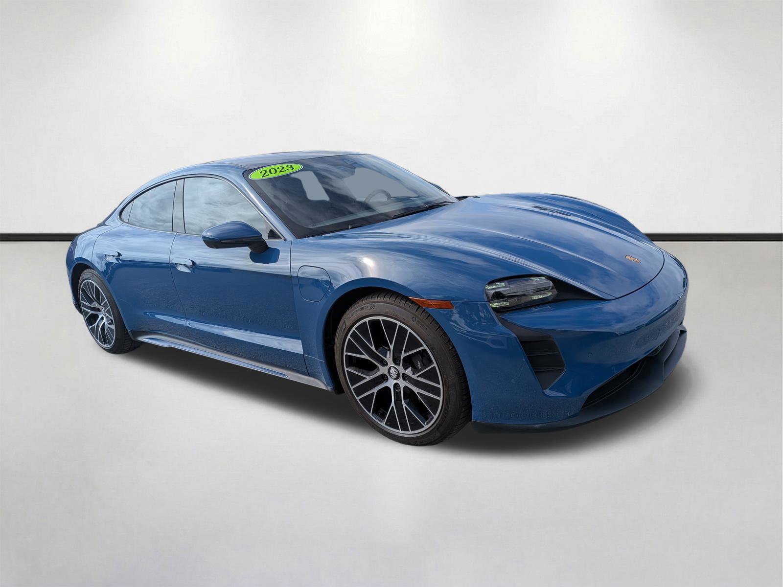 Used 2023 Porsche Taycan image 2