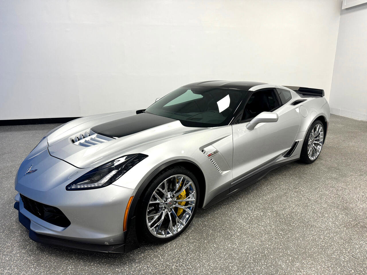 Used 2016 Chevrolet Corvette Z06 w/ 3LZ Preferred Equipment Group image 33